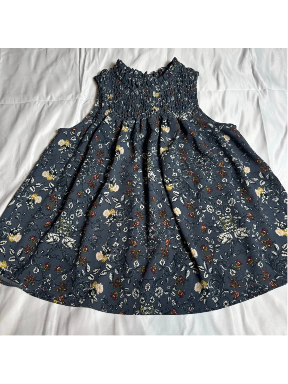 Women's Knox Rose Blue Floral Smocked Tank Top S - Picture 2 of 8